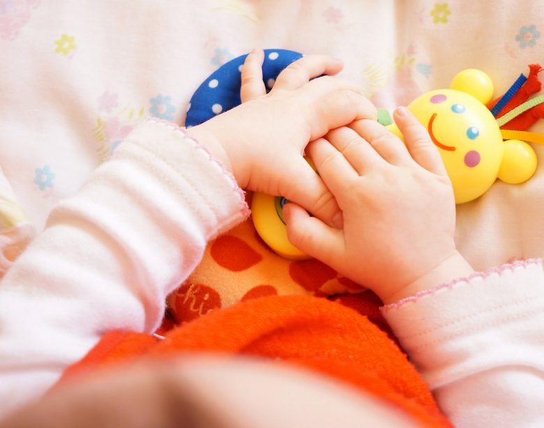 Idees De Cadeaux Pour Les 0 6 Mois Le Sac De Maman