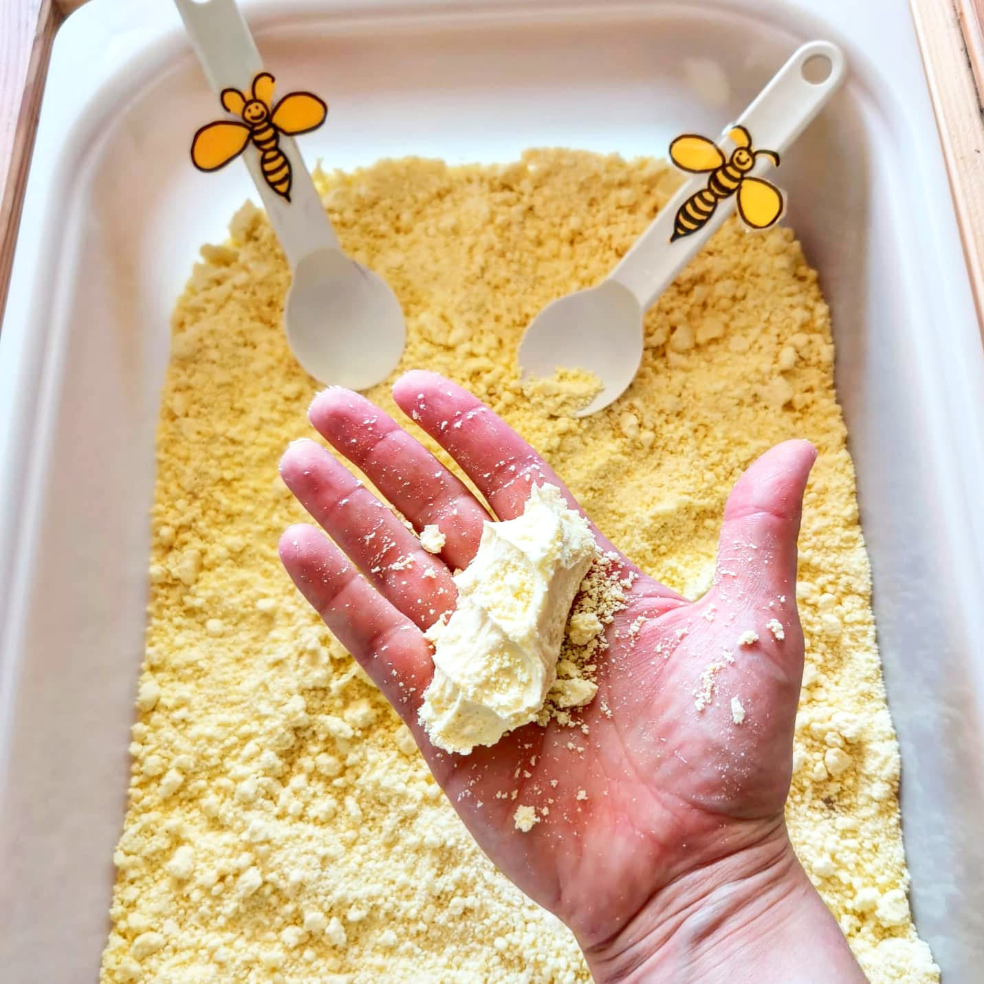 Recette du sable magique : DIY facile pour la maison